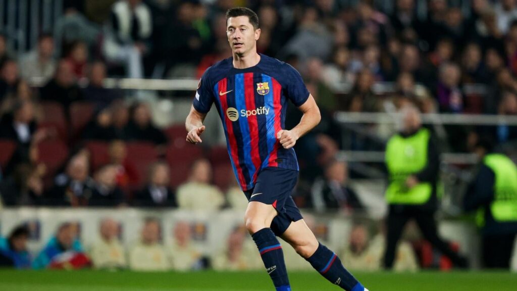 robert lewandowski barcelona getty images