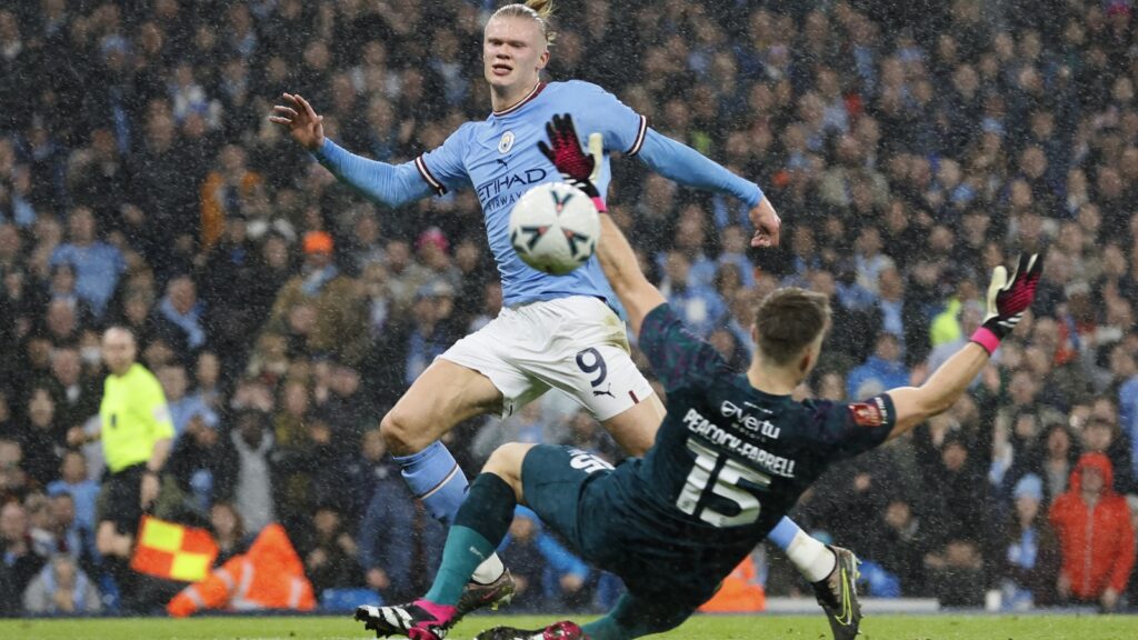 Erling Haaland scores Man City