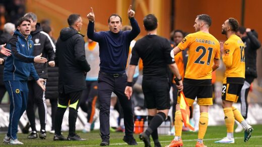 Wolves manager Julen Lopetegui reacts angrily to assistant referee Gary Beswick